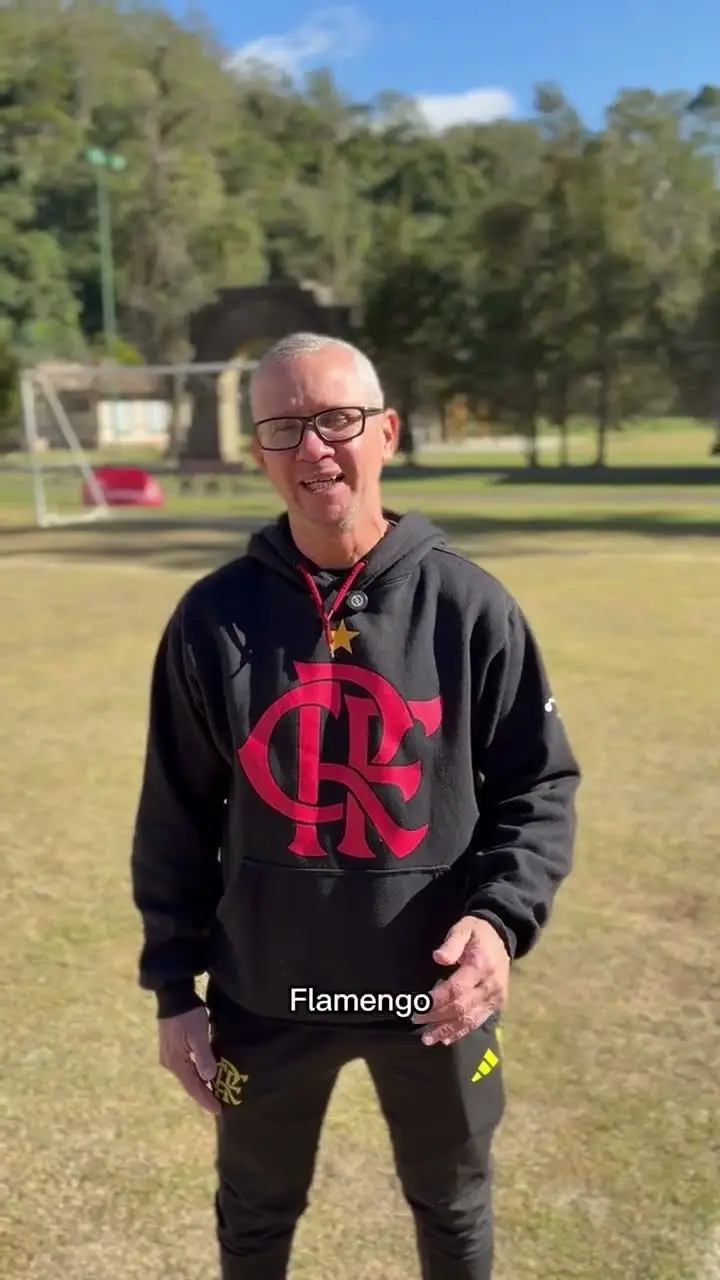 Ronaldo Spinelli, coordenador técnico do Flamengo Escola de Futebol, em campo